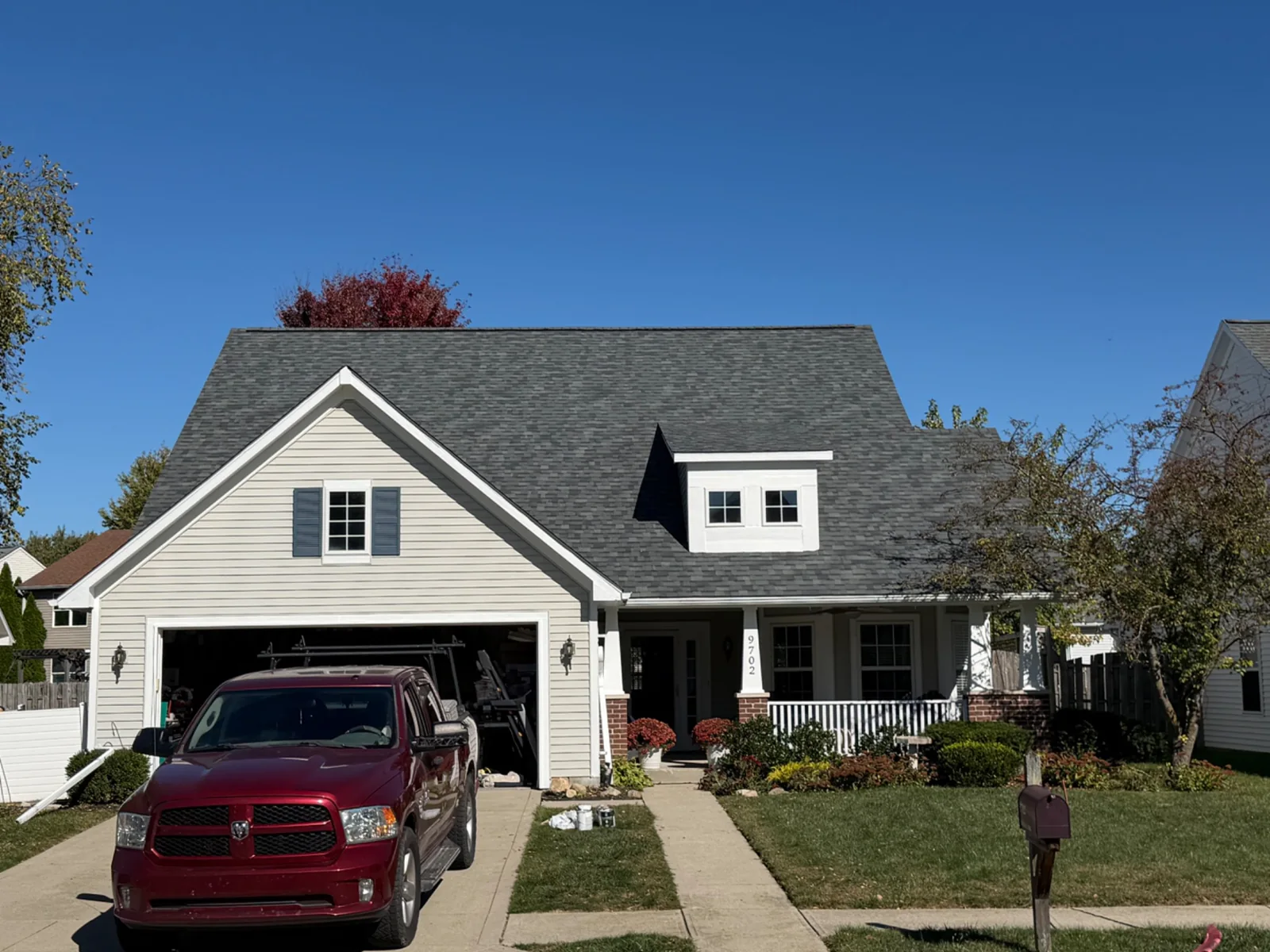 Front view of the completed Owens Corning Duration Estate Gray roof replacement in Fishers, Indiana
